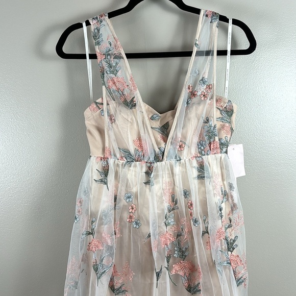 NWT Avec Les Filles Maxi Embroidered Gown - Picture 2 of 10